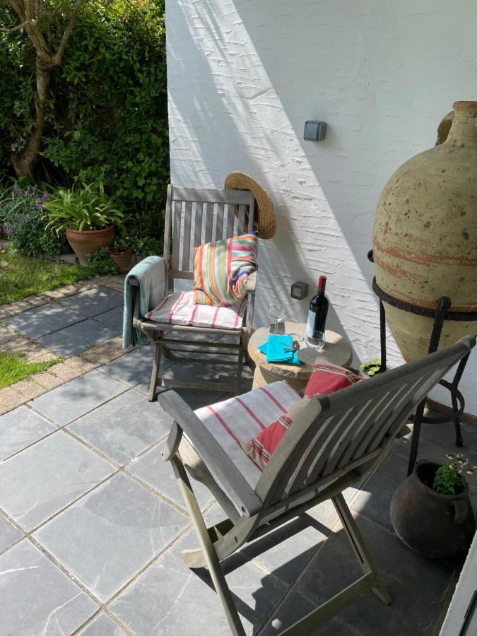 Cliff Top Garden Room Milford on Sea Exterior photo